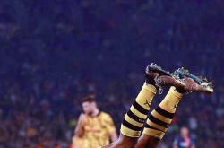 开云体育平台APP-多特蒙德逆转晋级，球员激动落泪