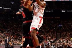 开云体育中国-多伦多猛龙轻取巴黎圣日耳曼，马琳完成高光表现顶尖较量半决赛，成为赛场最大亮点的简单介绍