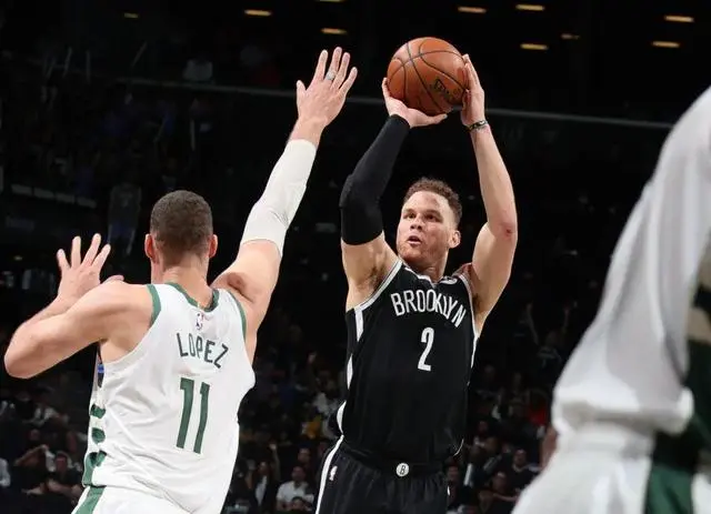 包含篮网防守拼搏，赢得球迷掌声和认可的词条