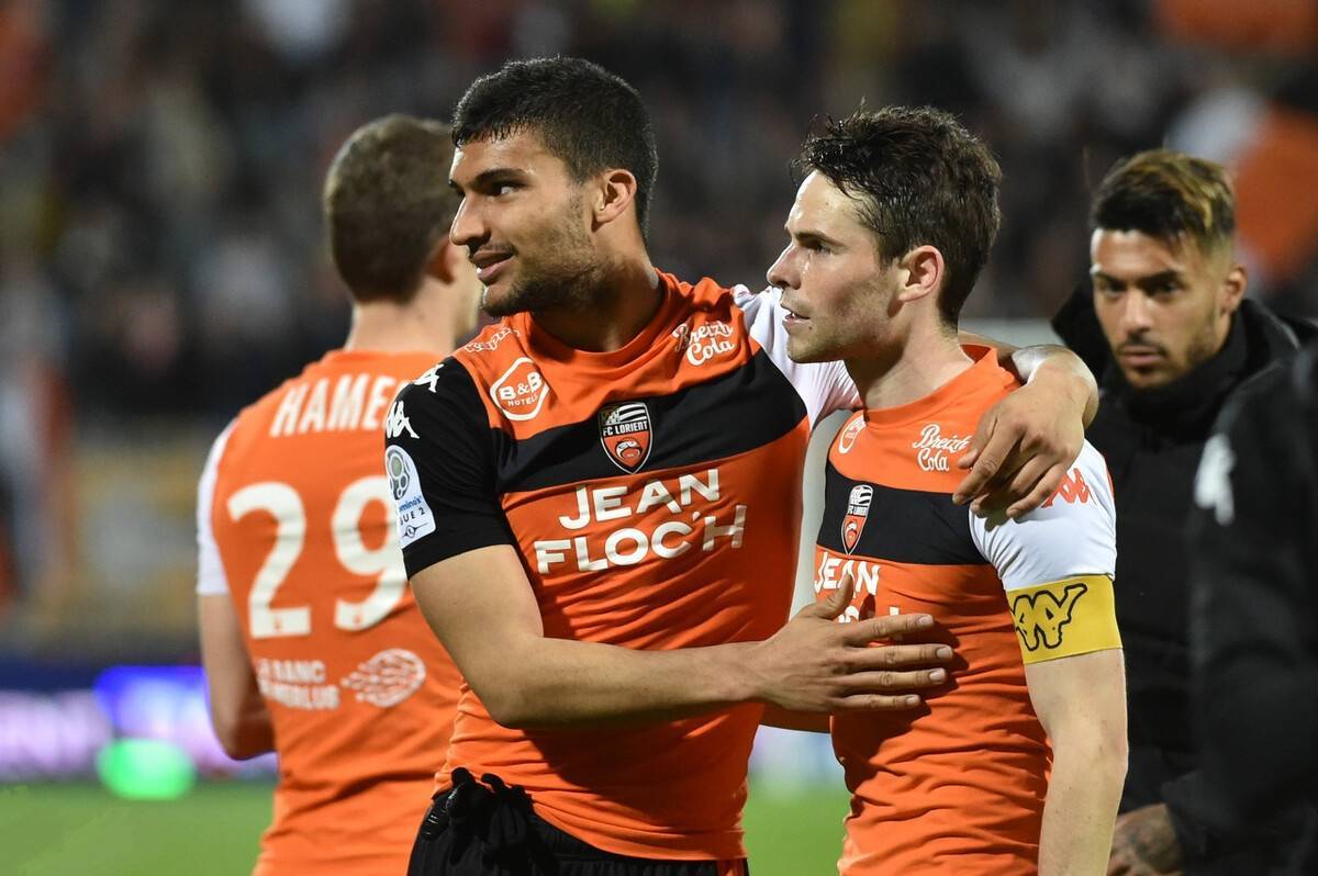 里昂足球俱乐部战胜强敌助力争冠