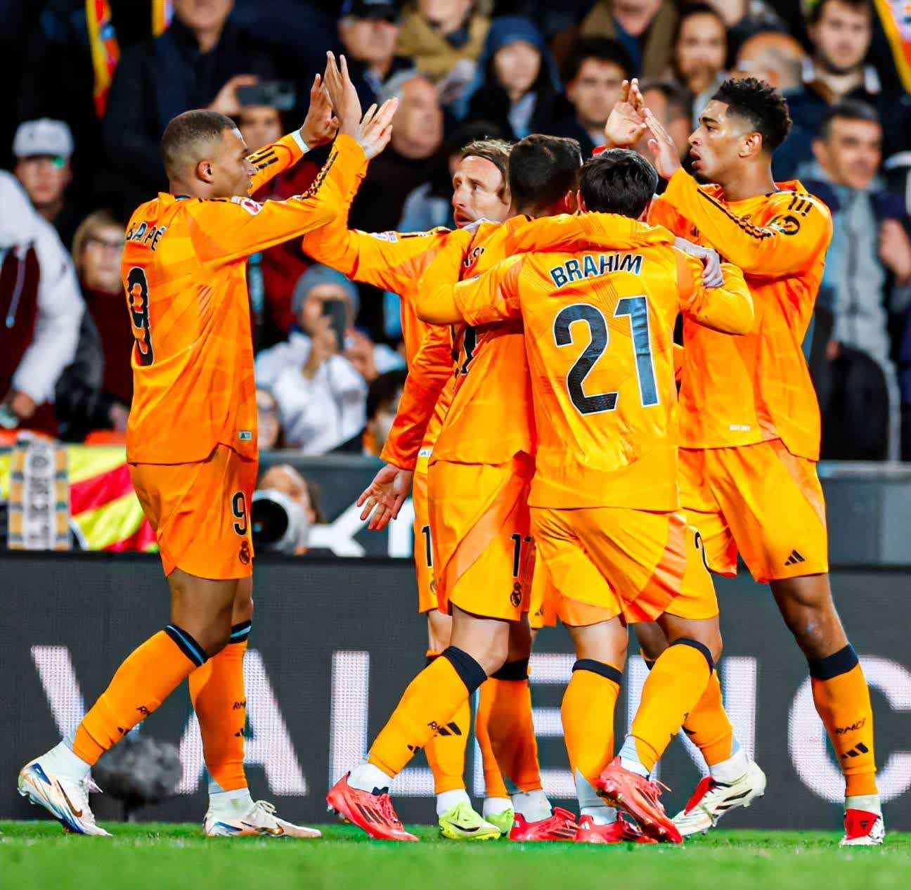 关于瓦伦西亚客场逼平皇马，挑战者崛起的信息