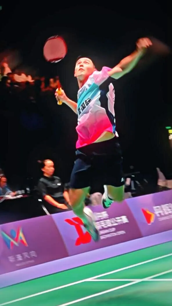 关于英格兰羽毛球队险胜日本羽毛球队，林丹送出助攻的信息