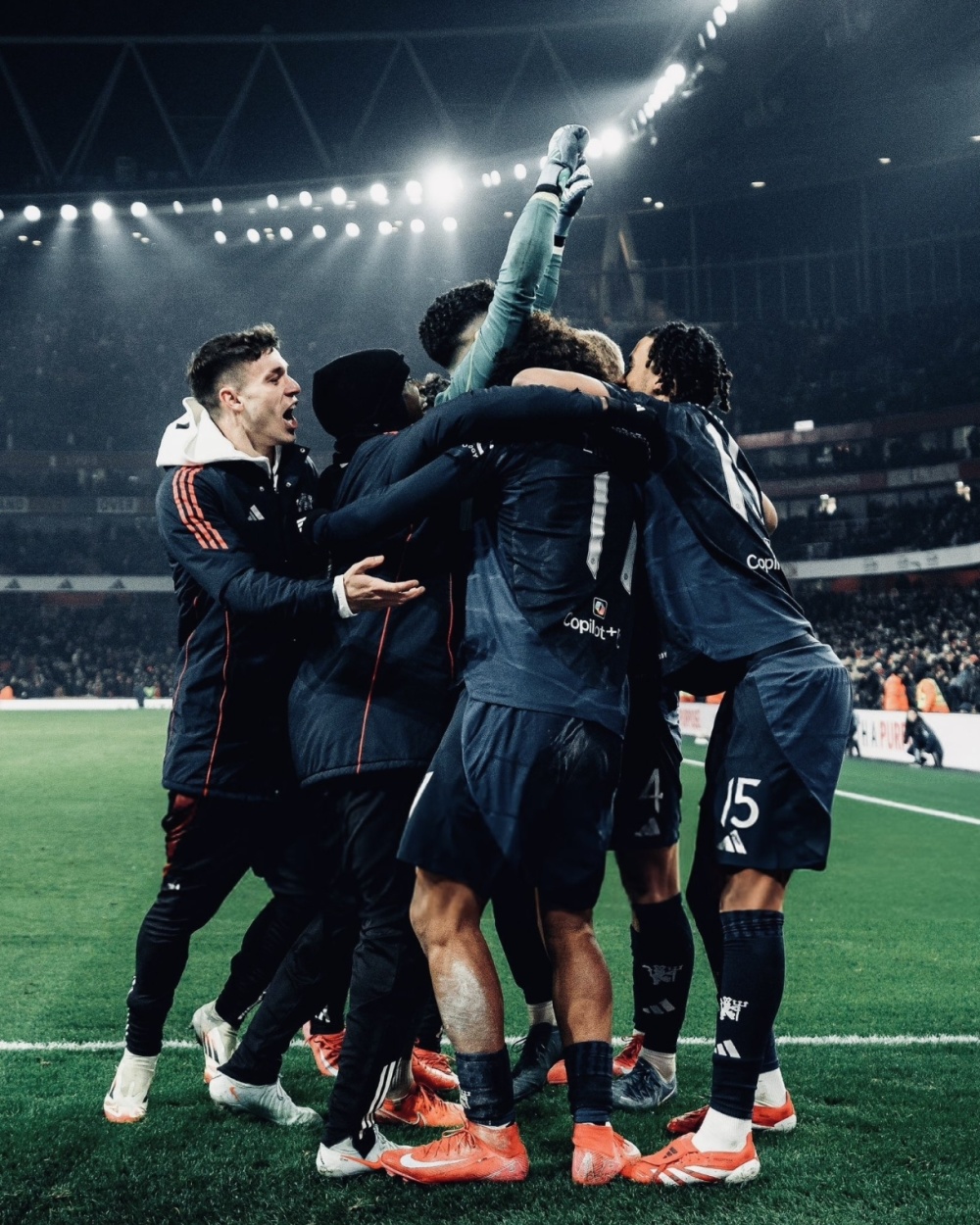 包含曼联失利,裁判争议扑朔迷离的词条 包含曼联失利,裁判争议扑朔迷离的词条