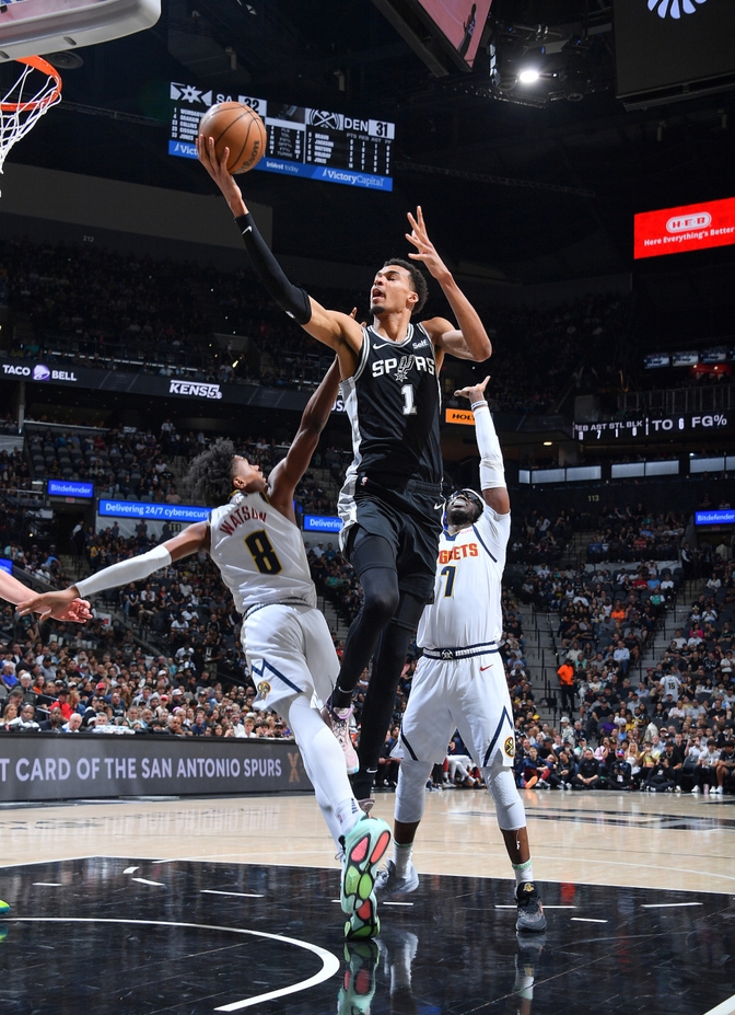 马刺绝杀日本男篮，巴恩斯打破历史纪录的简单介绍