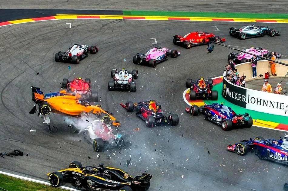 梅赛德斯绝杀红牛车队，阿隆索惊艳四座